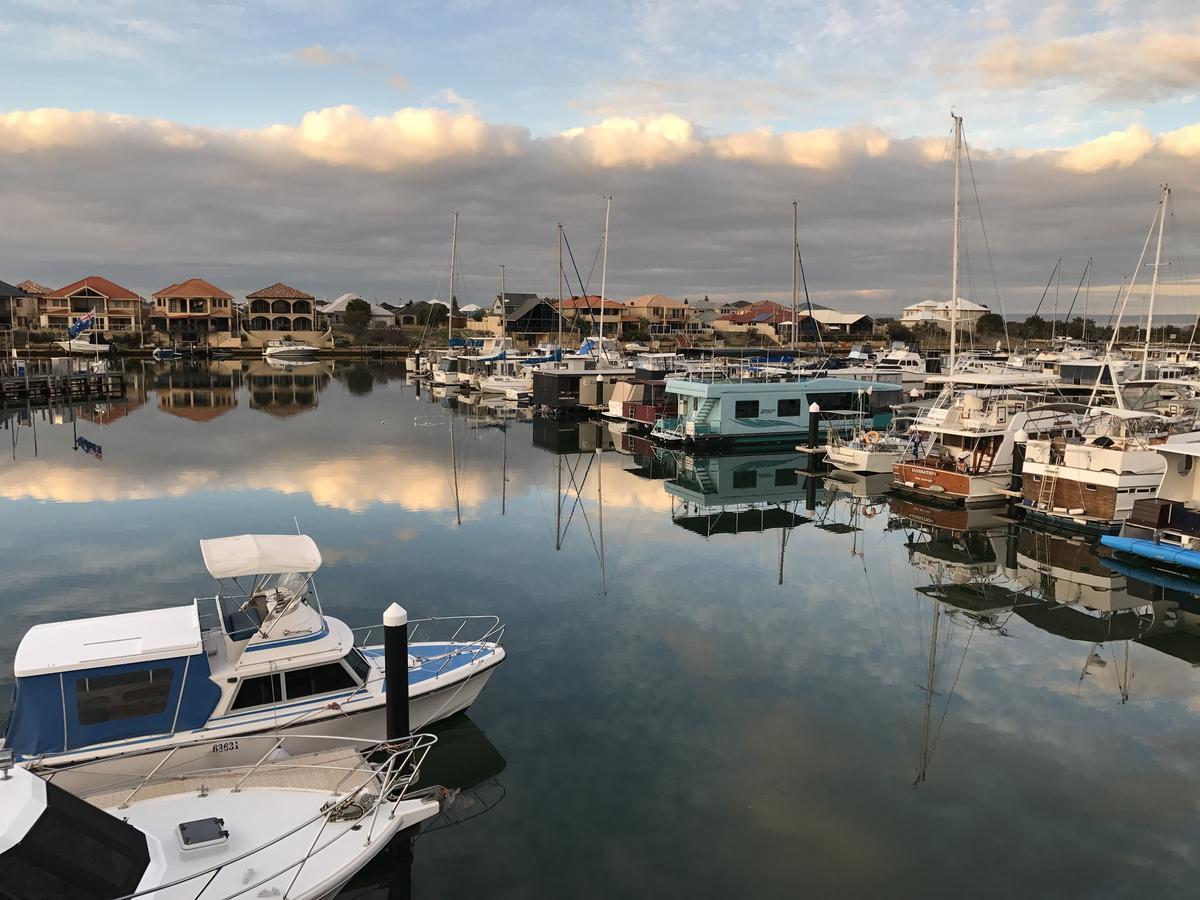 Marina View Chalets Mandurah Esterno foto