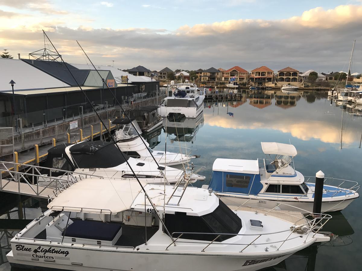 Marina View Chalets Mandurah Esterno foto